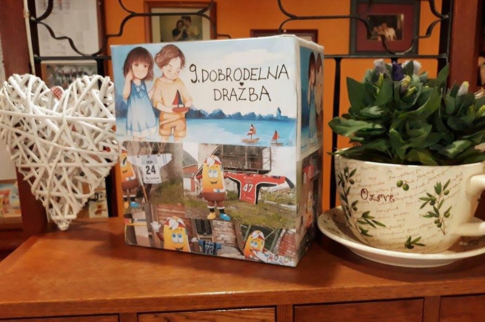 Dobrodelna dražba športnih artiklov, ki so jih prispevala velika športna imena (foto: 9. Dobrodelna dražba športnih artiklov)
