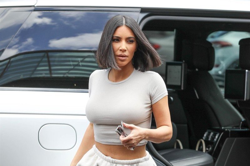 Kim Kardashian kot modna oblikovalka: Predstavila je svojo kolekcijo steznikov (foto: Profimedia)