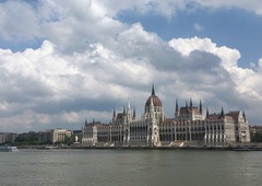 Budimpešta: V nesreči turistične ladje na Donavi umrlo sedem Južnokorejcev
