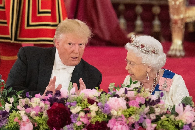 Trump je na večerjo s kraljico pripeljal še svoje štiri odrasle otroke (foto: Profimedia)
