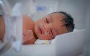 Vojna v Jemnu pogubna tudi za novorojenčke, UNICEF Slovenija nadaljuje z zbiranjem sredstev
