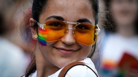 Nemčija o popolni prepovedi 'terapij' za spreobrnitev homoseksualcev