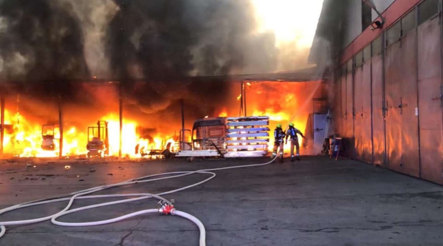 V požaru na Ižanski cesti za 150.000 evrov škode (foto: Gasilska brigada Ljubljana)
