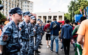 Med protestom v Moskvi aretiran opozicijski voditelj Navalni