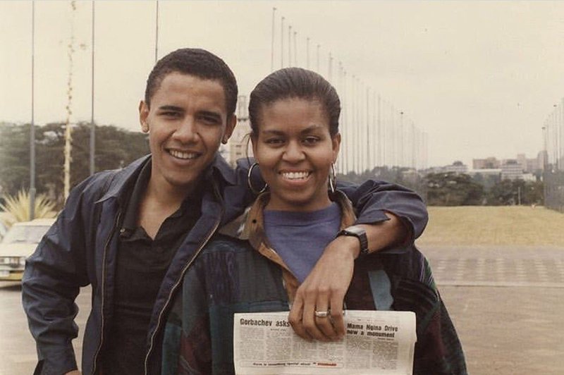 Družina Obama se je zbrala ob posebni priložnosti: Hčerki sta zdaj pravi lepotici! (foto: Profimedia)