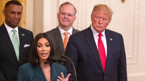 Trump pohvalil Kim Kardashian, ki je (spet) obiskala Belo hišo