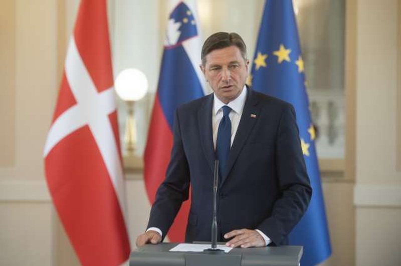 Srčna izbranka sina predsednika Pahorja je v črnih mini tangicah takole zapeljiva, ostali boste brez besed! (foto: Bor Slana/STA)