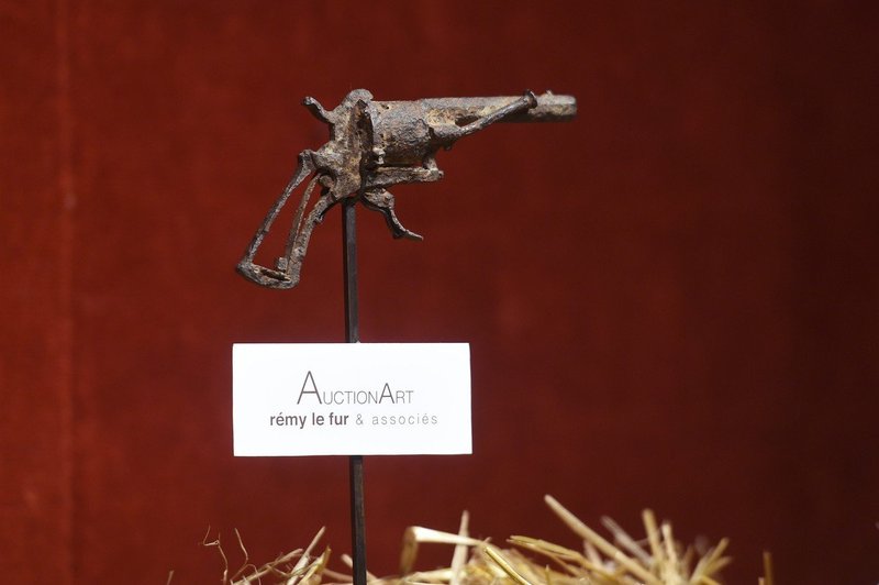 Pištolo, s katero naj bi se ustrelil Van Gogh, prodali za 162.000 evrov (foto: profimedia)