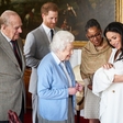 Kraljica Elizabeta II. ne bo prišla na krst najmlajšega pravnuka Archieja!