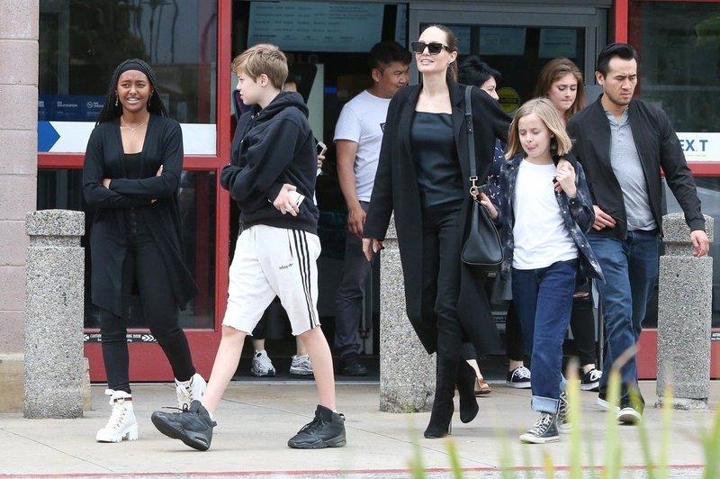 Angelina Jolie ne skriva, da zdaj zelo uživa v materinstvu! (foto: Profimedia)