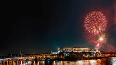 Festival tudi letos vabi na slovito Petrovaradisko trdnjavo z eminentnimi imeni iz sveta glasbe.