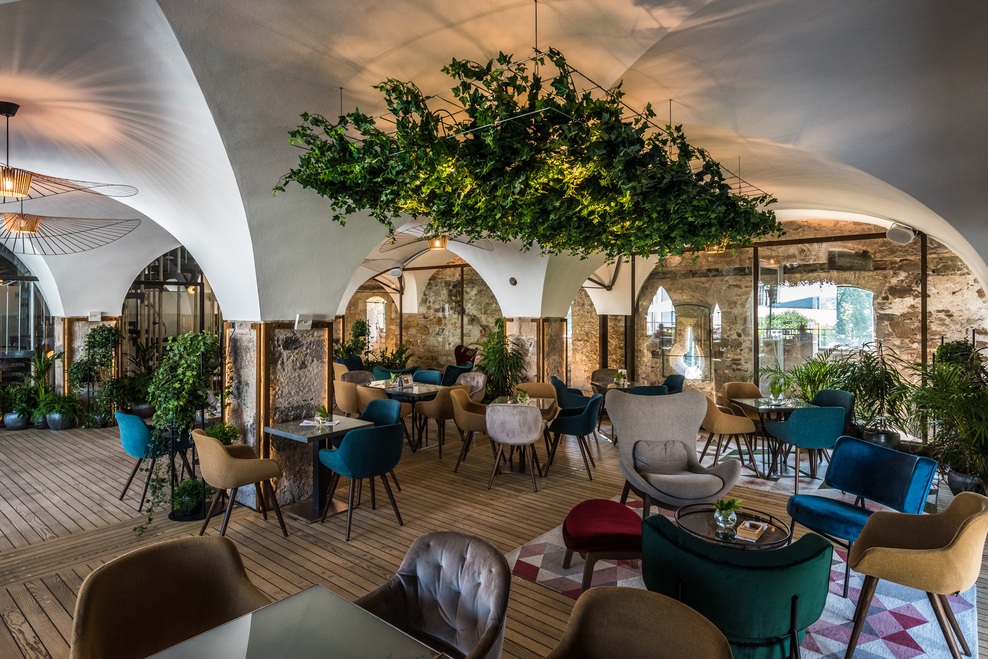 Grajska kavarna pod streho Ljubljanskega gradu