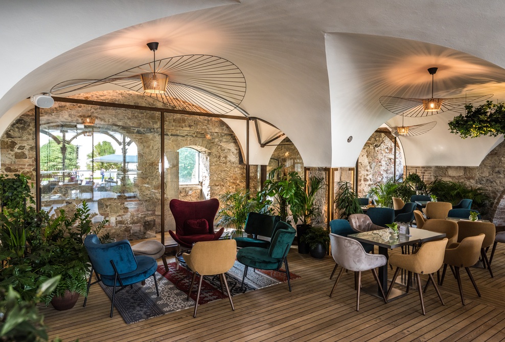 Grajska kavarna pod streho Ljubljanskega gradu