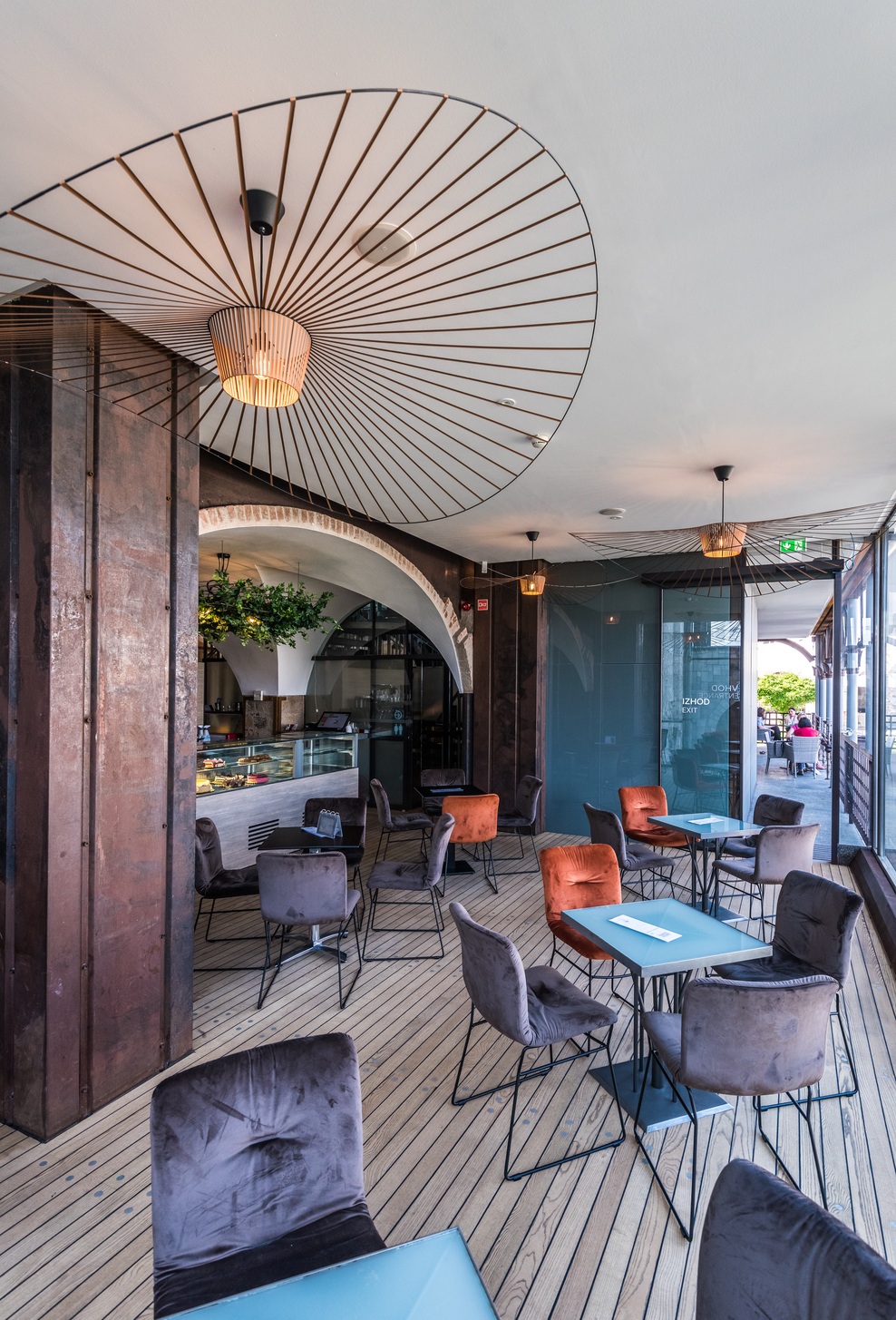 Grajska kavarna pod streho Ljubljanskega gradu