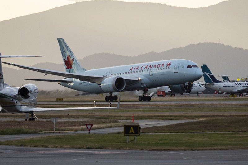 Spečo žensko pozabili na letalu Air Canade! (foto: profimedia)