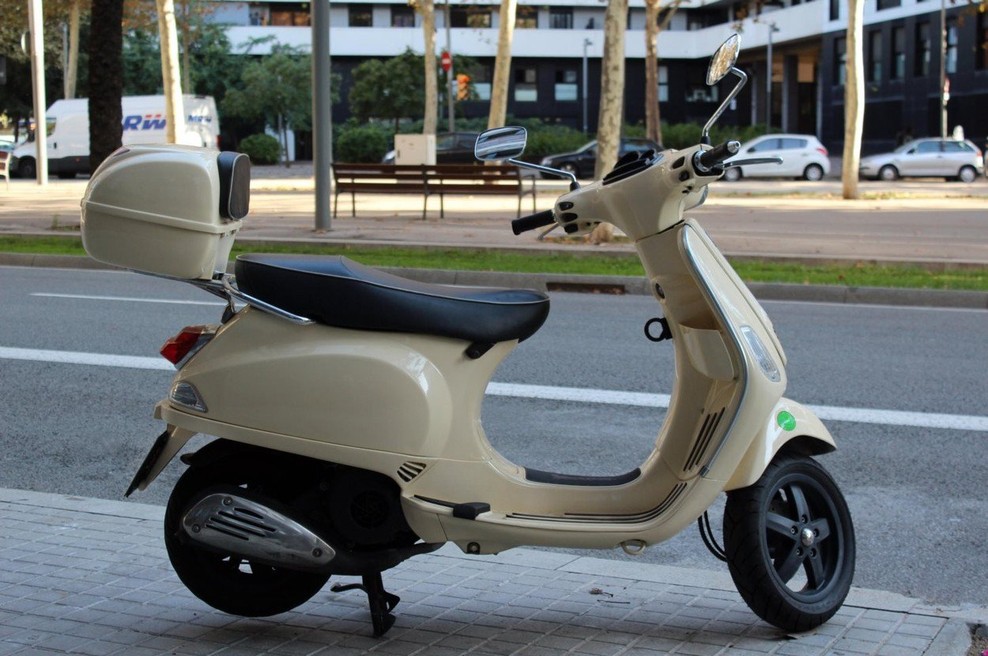 V Nemčiji v vročinskem valu kar gol na moped (foto: Profimedia)