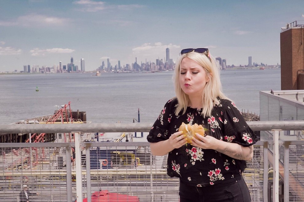 Šla sva na Coney Island, da sva lahko na trajektu občudovala Kip svobode. Na otoku pa sva okusila najbolj zanič sendvič.