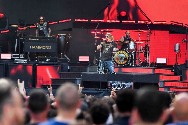 Bivši bobnar Guns N' Roses se je ranil z nožem v trebuh (foto: Profimedia)