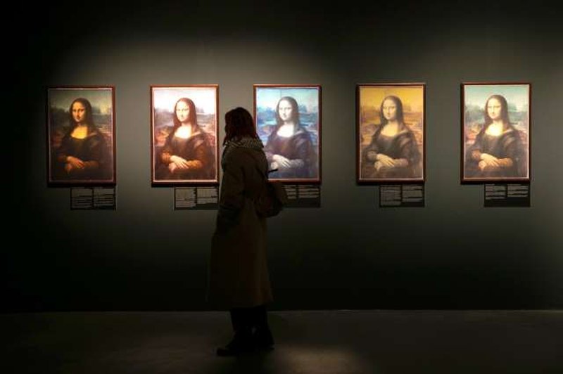 Znamenito Mona Lizo bodo zaradi prenove prestavili, a za manj kot 100 korakov (foto: Xinhua/STA)