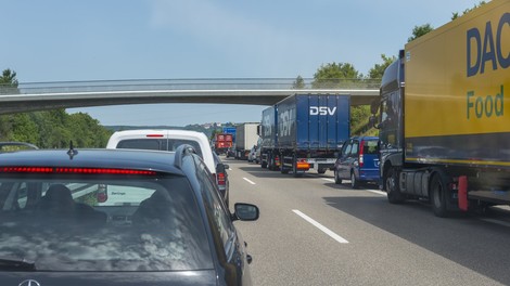Na nemško avtocesto kar z električnim skirojem