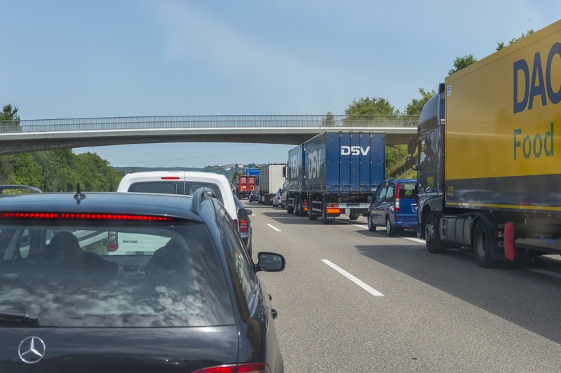 Na nemško avtocesto kar z električnim skirojem (foto: profimedia)
