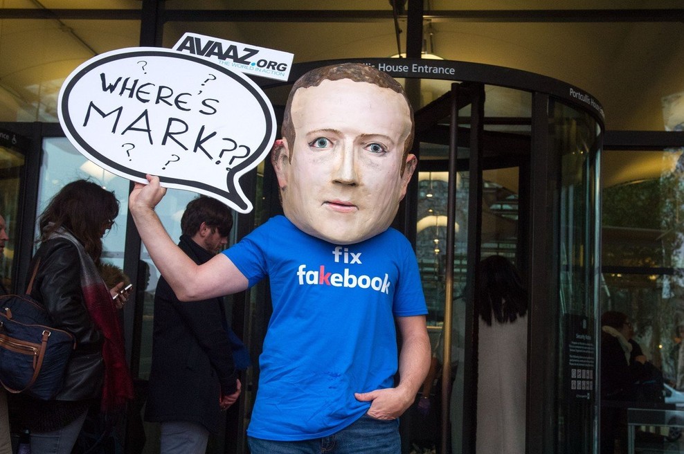 Twitter se vrhunsko zabava, medtem ko imajo Facebook, Instagram in WhatsApp težave! (foto: profimedia)