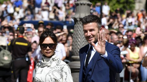 Poglejte si, kako sta Victoria in David Beckham združila krst in zabavo