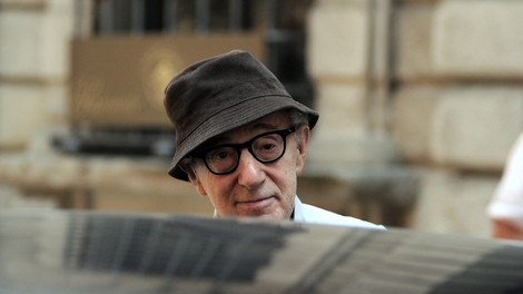 Woody Allen v milanski Scali in s tožbo proti Amazonu