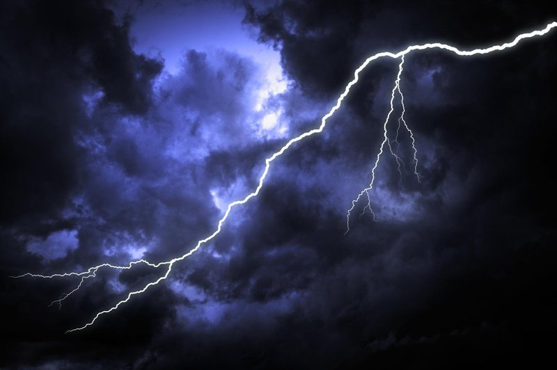Zvečer in ponoči v jugozahodnem delu države možne močnejše nevihte (foto: profimedia)