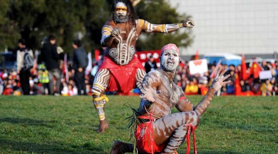 Bodo aborigini priznani v avstralski ustavi? O tem bodo odločali na referendumu (foto: Xinhua/STA)
