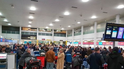 Na letališču Gatwick znova vzpostavljen promet