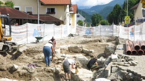 V Cerkljah na Gorenjskem odkrili slovanske grobove iz 10. in 11. stoletja