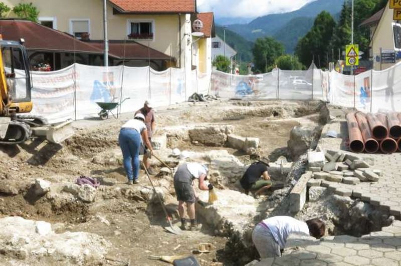 V Cerkljah na Gorenjskem odkrili slovanske grobove iz 10. in 11. stoletja (foto: STA/Tinkara Zupan)