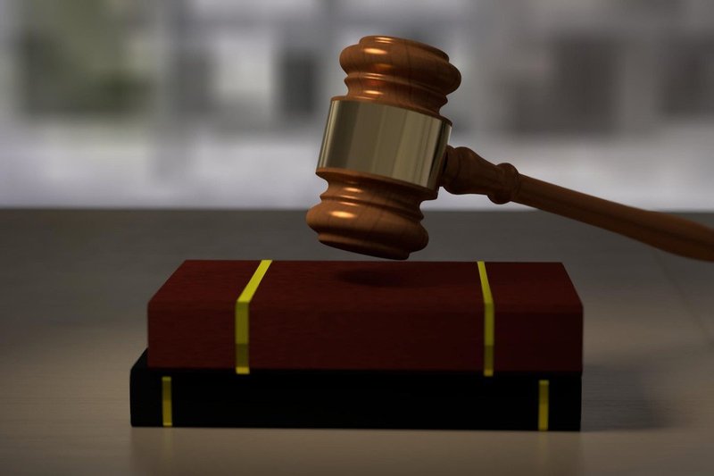 Ta naš državni tožilec že odstopil s funkcije zaradi vinjenosti
