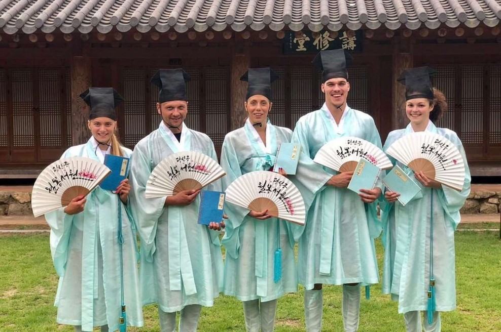 Slovenske plavalce v Koreji domačin povabil na izlet v Gwangjuj (foto: Plavalna zveza Slovenije/STA)