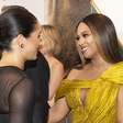 Meghan Markle izjemno jezna na pevko Beyonce, ker jo je zasenčila z obleko