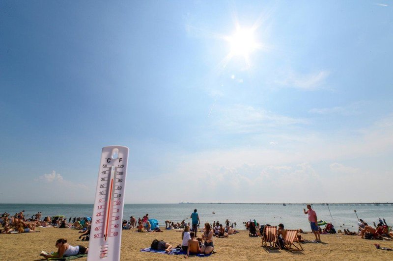 Med vročinskim valom v Evropi padajo rekordi, v Franciji jutri pričakujejo čez 40 stopinj (foto: Profimedia)