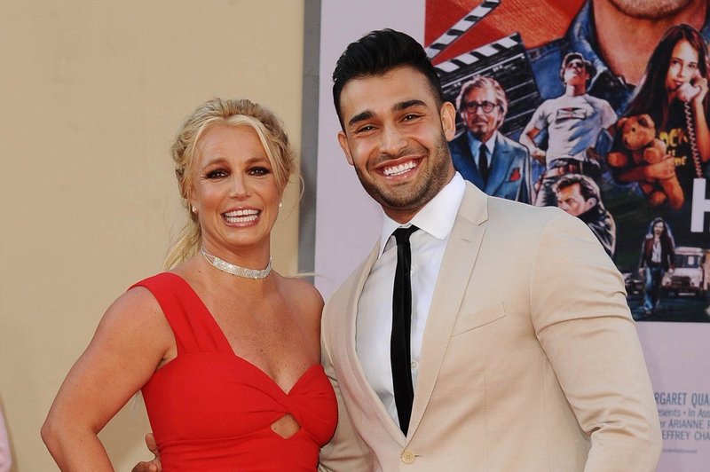 Britney Spears na premieri filma: Svojega fanta ni puščala izpred oči! (foto: Profimedia)