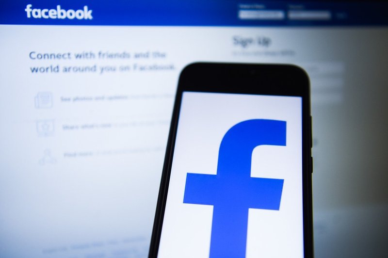 Facebooku zaradi kršenja zasebnosti pet milijard dolarjev kazni (foto: Profimedia)