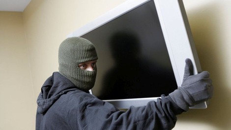 Hrvat je iz čakalnice zdravstvenega doma ukradel televizor