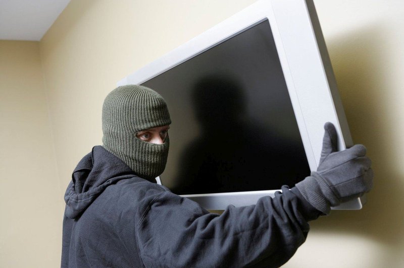 Hrvat je iz čakalnice zdravstvenega doma ukradel televizor (foto: Profimedia)