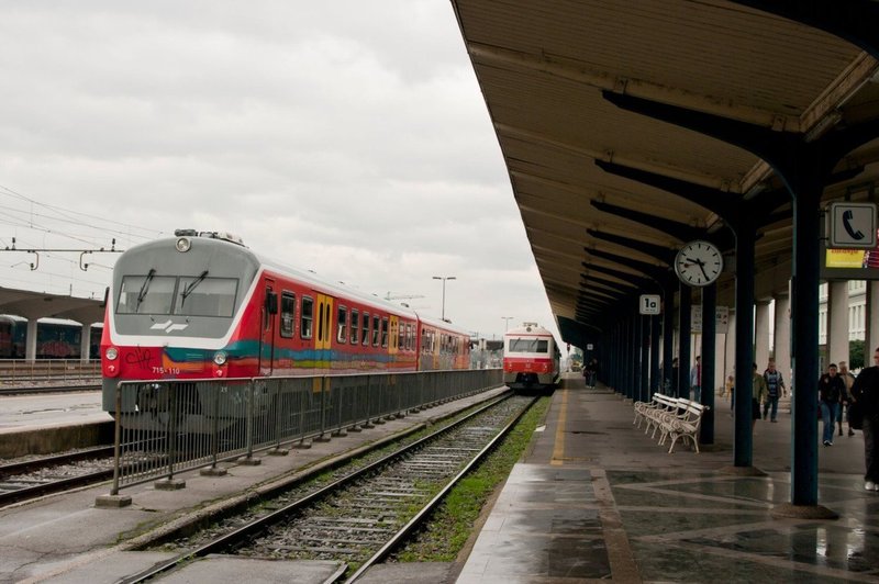 V Ljubljani vlak zadel tovorno vozilo, dve osebi lažje poškodovani (foto: profimedia)