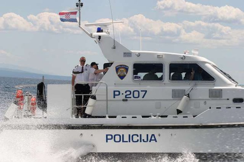 Iz morja pred Porečem izvlekli moško truplo: Ni še znano, ali gre za pogrešanega 47-letnega Slovenca (foto: STA)