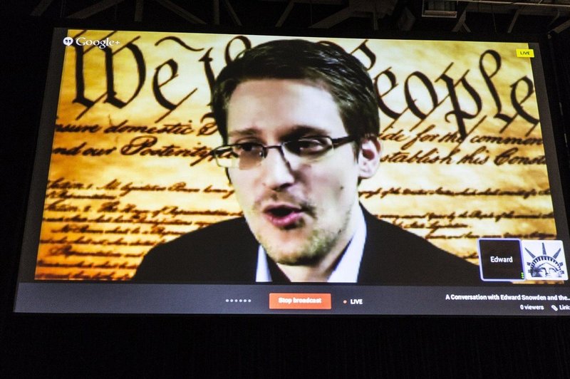 Znani žvižgač Edward Snowden je spisal knjigo spominov (foto: profimedia)