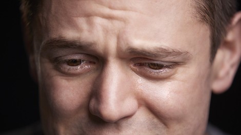 Zakaj moški tako težko jokajo?