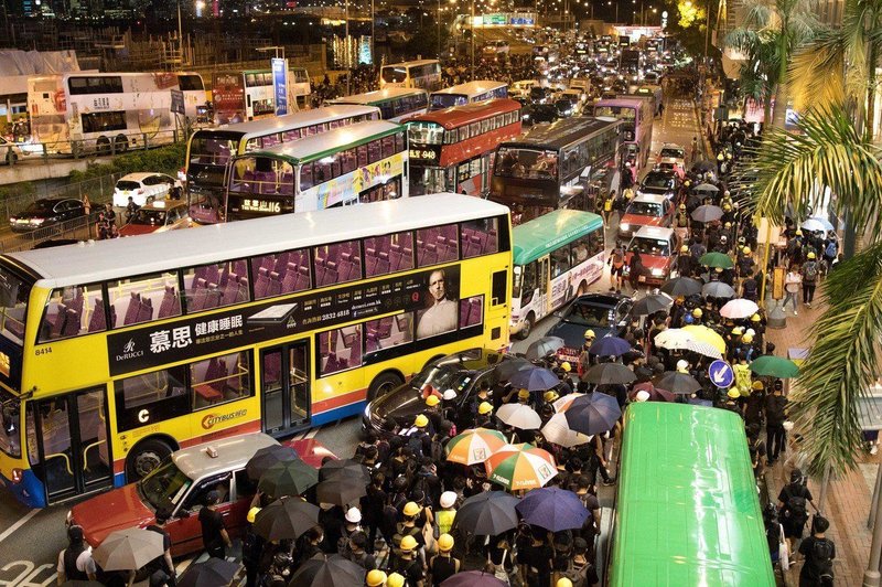 Prometni kaos  v Hongkongu; odpovedanih več kot 100 letov (foto: Profimedia)