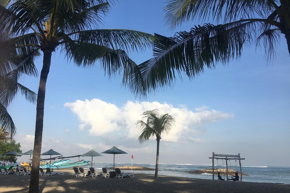 The Anvaya Beach Resort svojim gostom ponuja zasebno peščeno plažo.