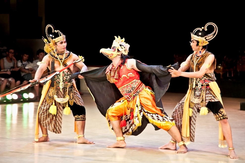 Plesna predstava Ramayana Ballet Prambanan.