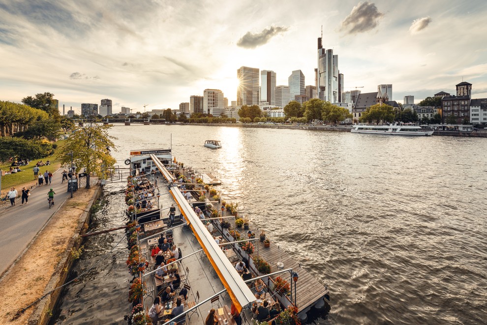 Frankfurt na Majni promenada © DTZ FOTO Felix Meyer