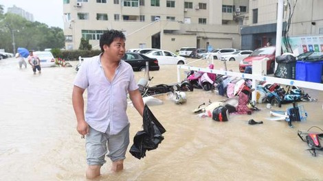 Zaradi tajfuna Lekima premestili več kot milijon Kitajcev, 22 žrtev